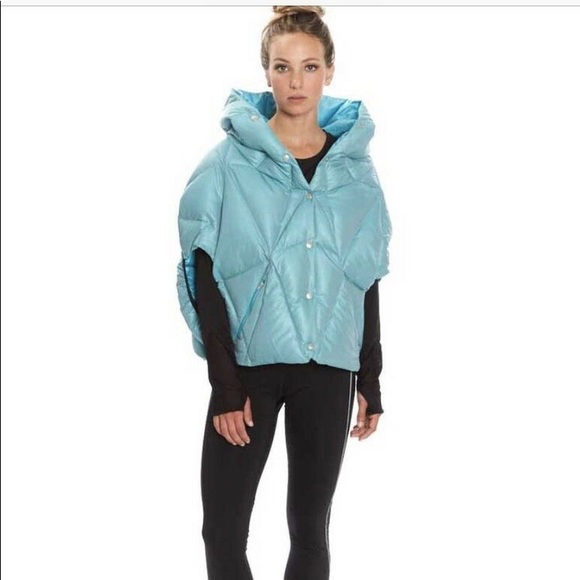 NWT SPYDER Solitude Down Poncho - Picture 2 of 5